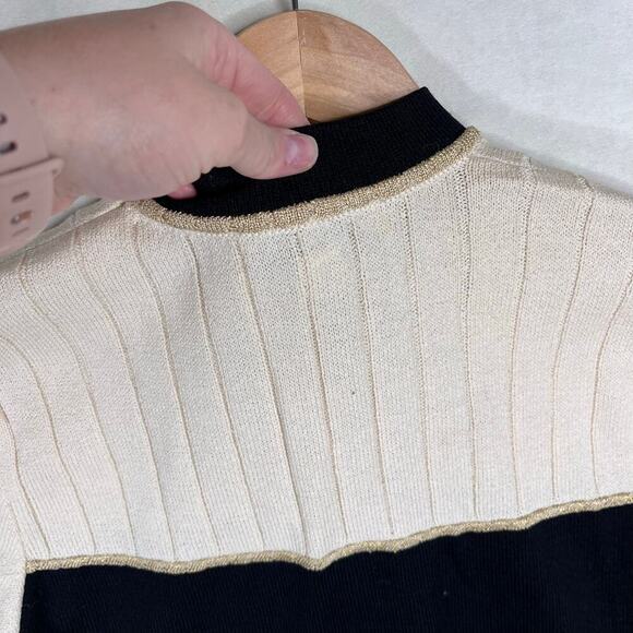 St. John Collection Women's Embroidered Crest Logo Sweater size (P) or XS - Picture 6 of 9